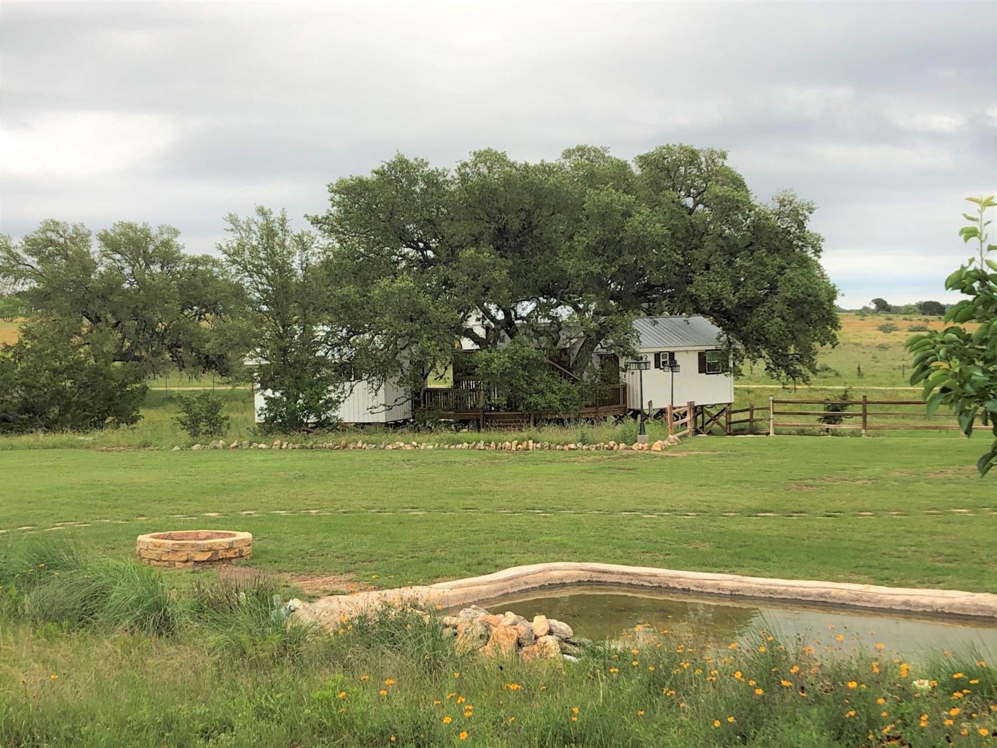 Hotel The Alexander At Creek Road Dripping Springs Exterior foto